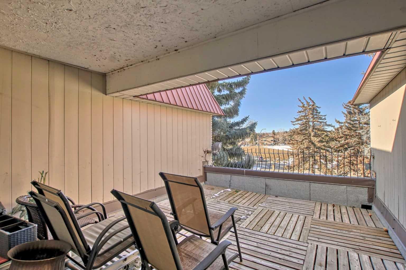 202, 520 Cedar Crescent SW