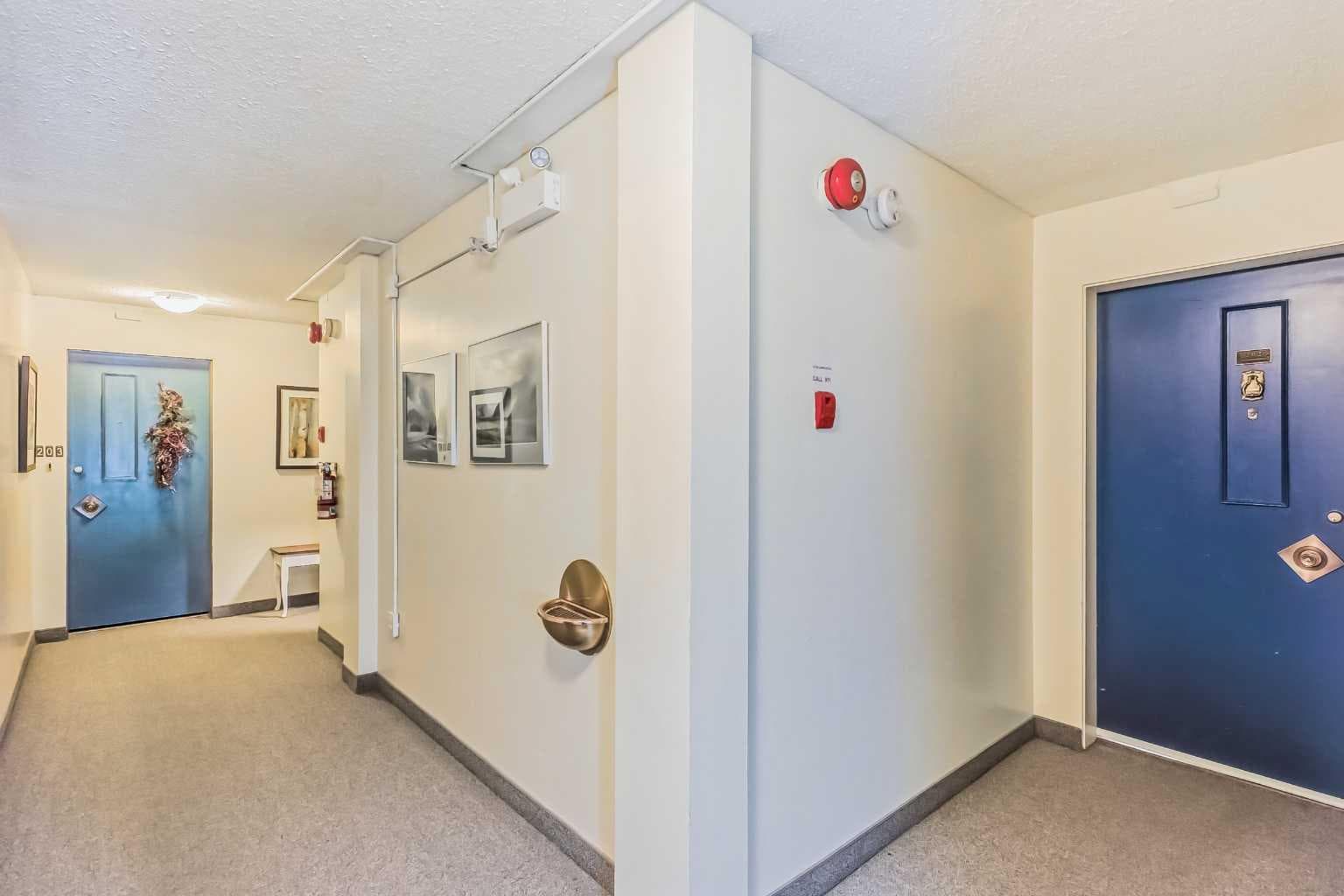 202, 520 Cedar Crescent SW