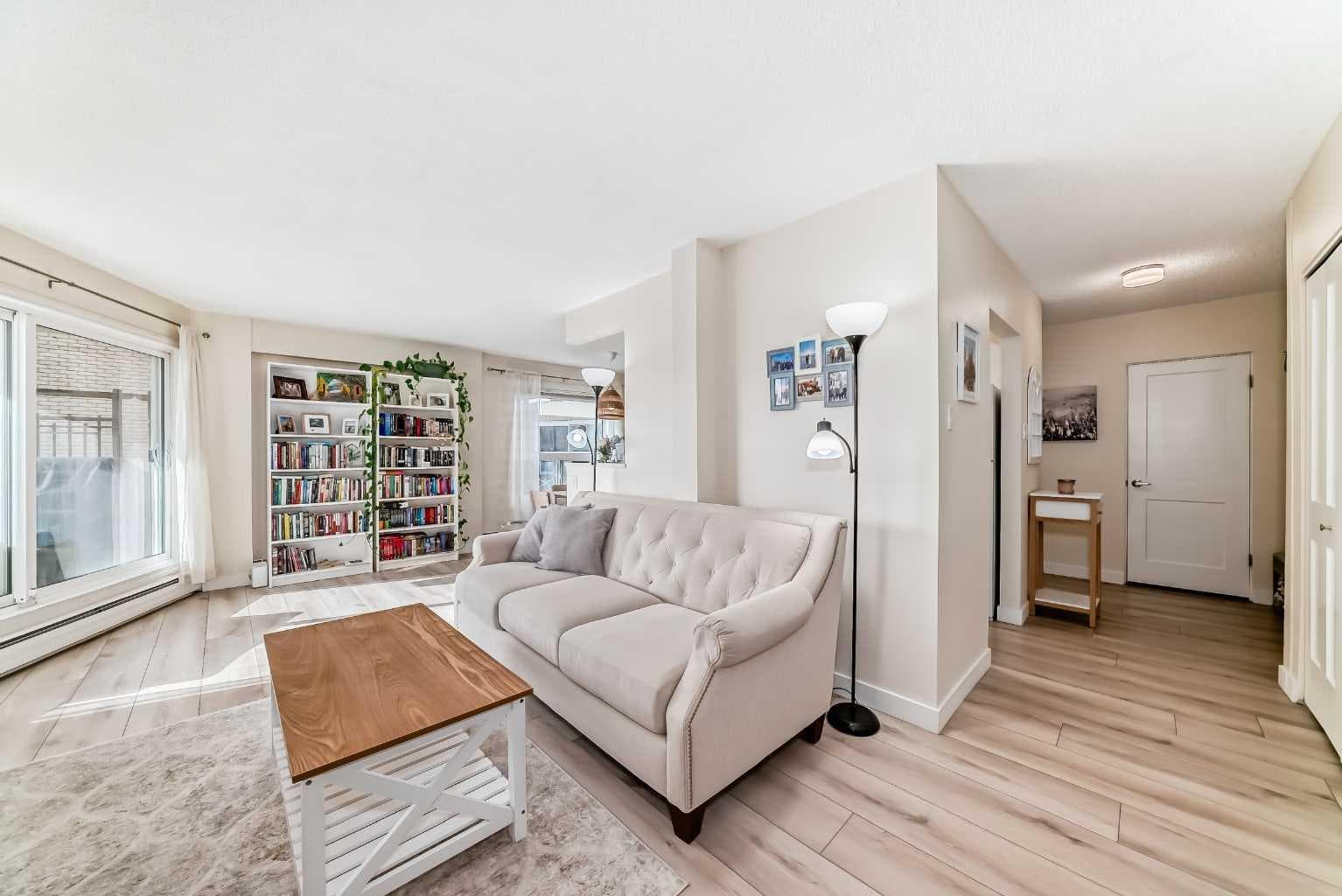 202, 520 Cedar Crescent SW