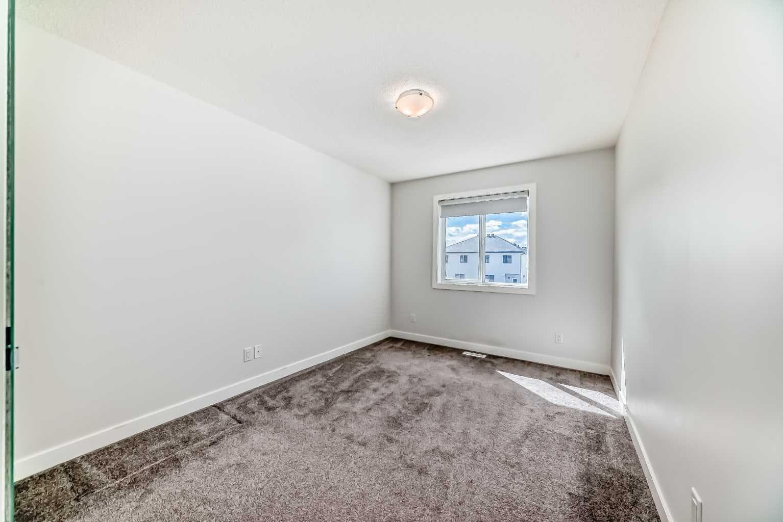 121 Ambleside Heath NW