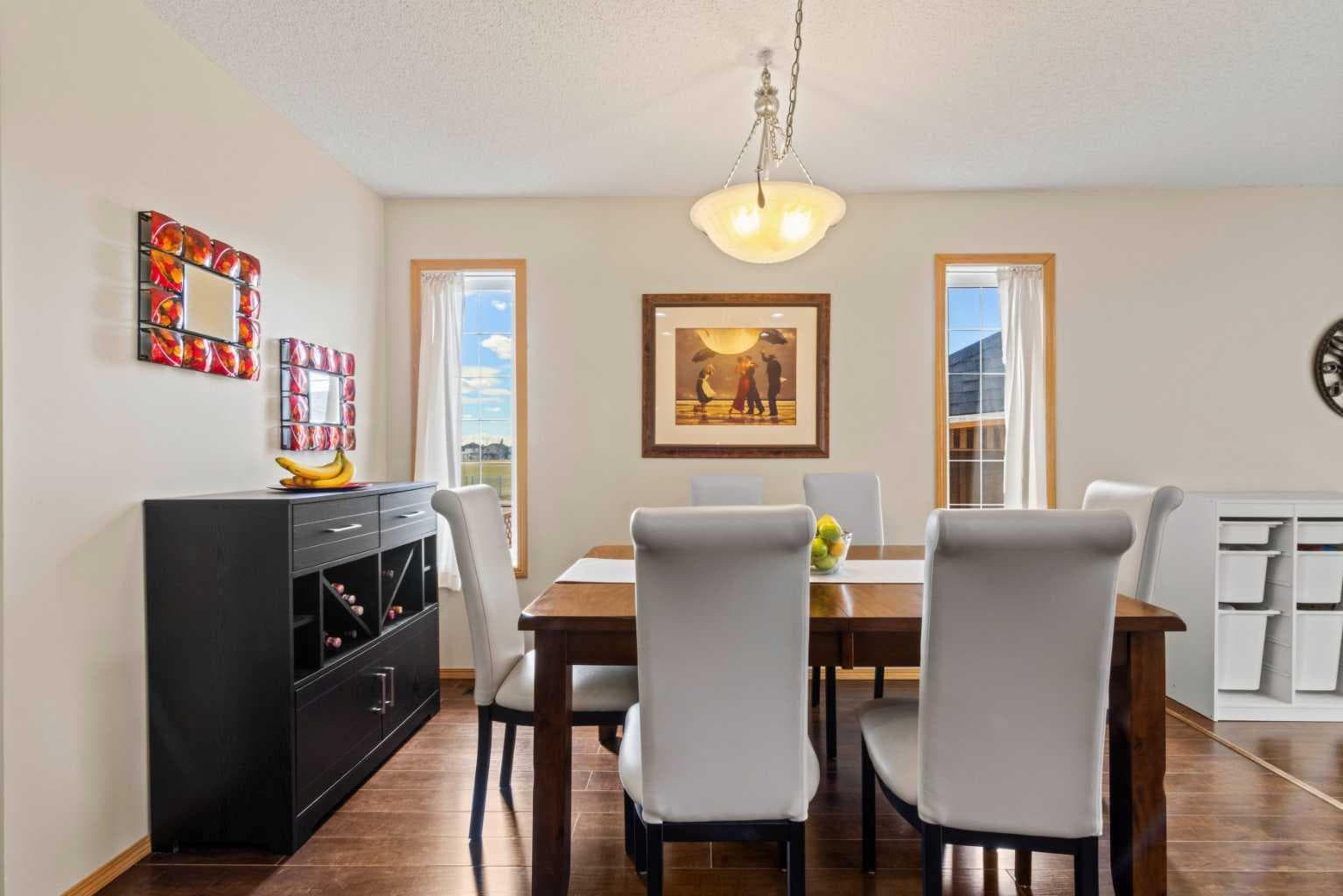 10 Taralea Bay NE