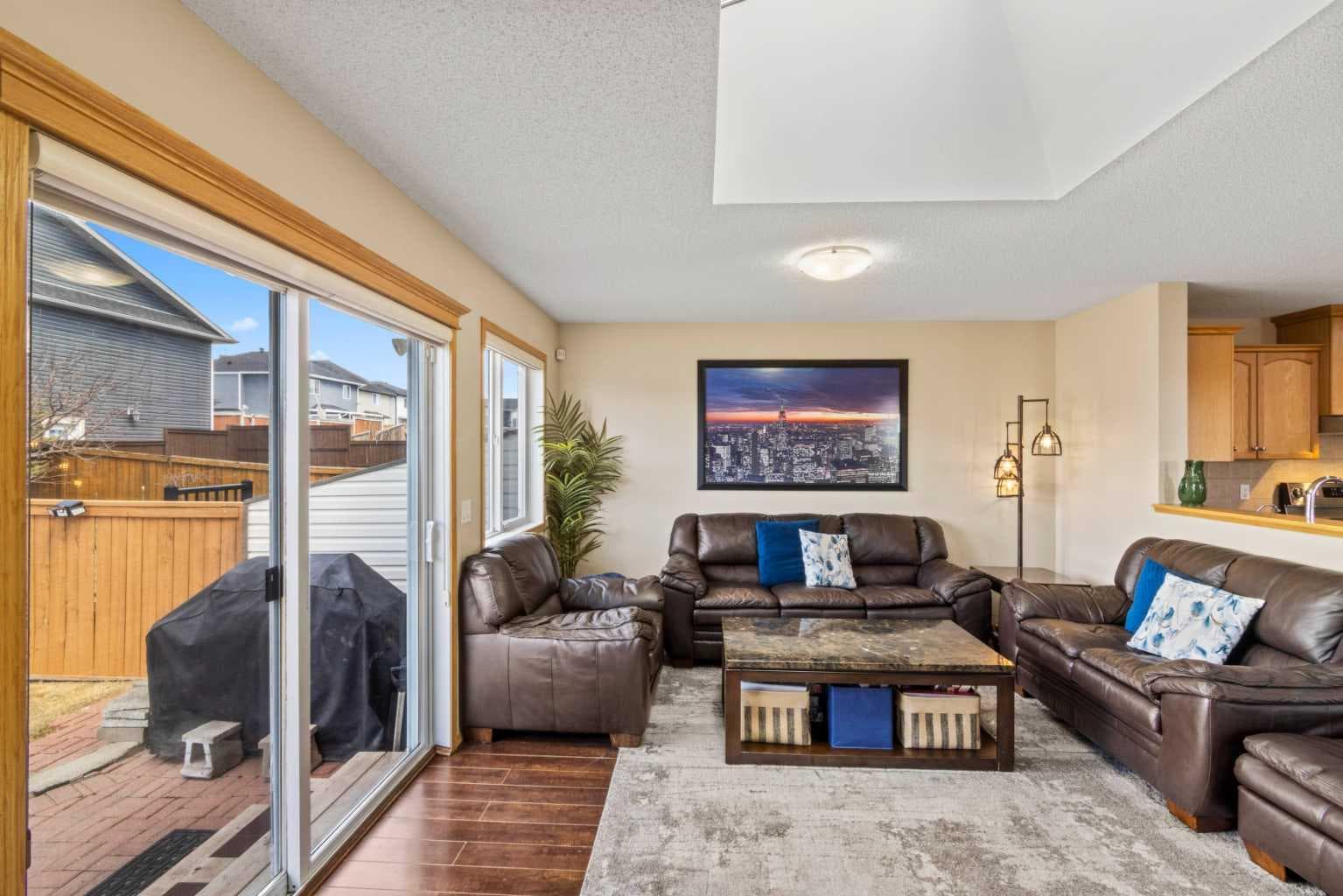 10 Taralea Bay NE