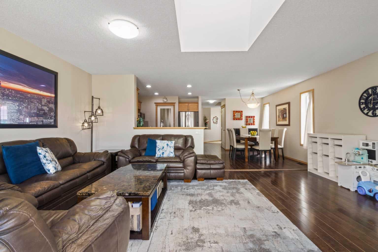 10 Taralea Bay NE