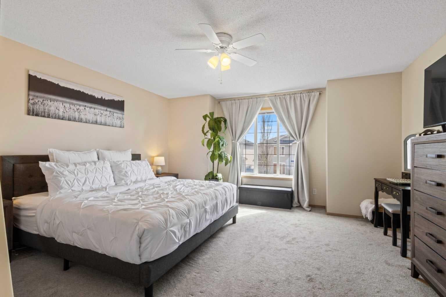 10 Taralea Bay NE
