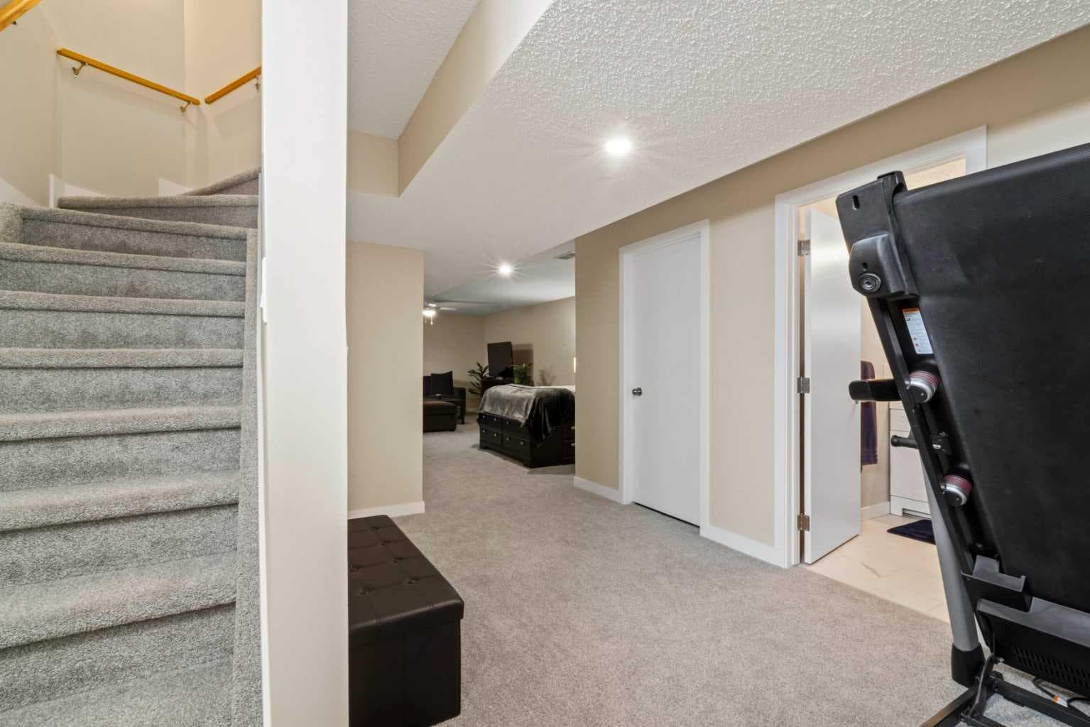 10 Taralea Bay NE