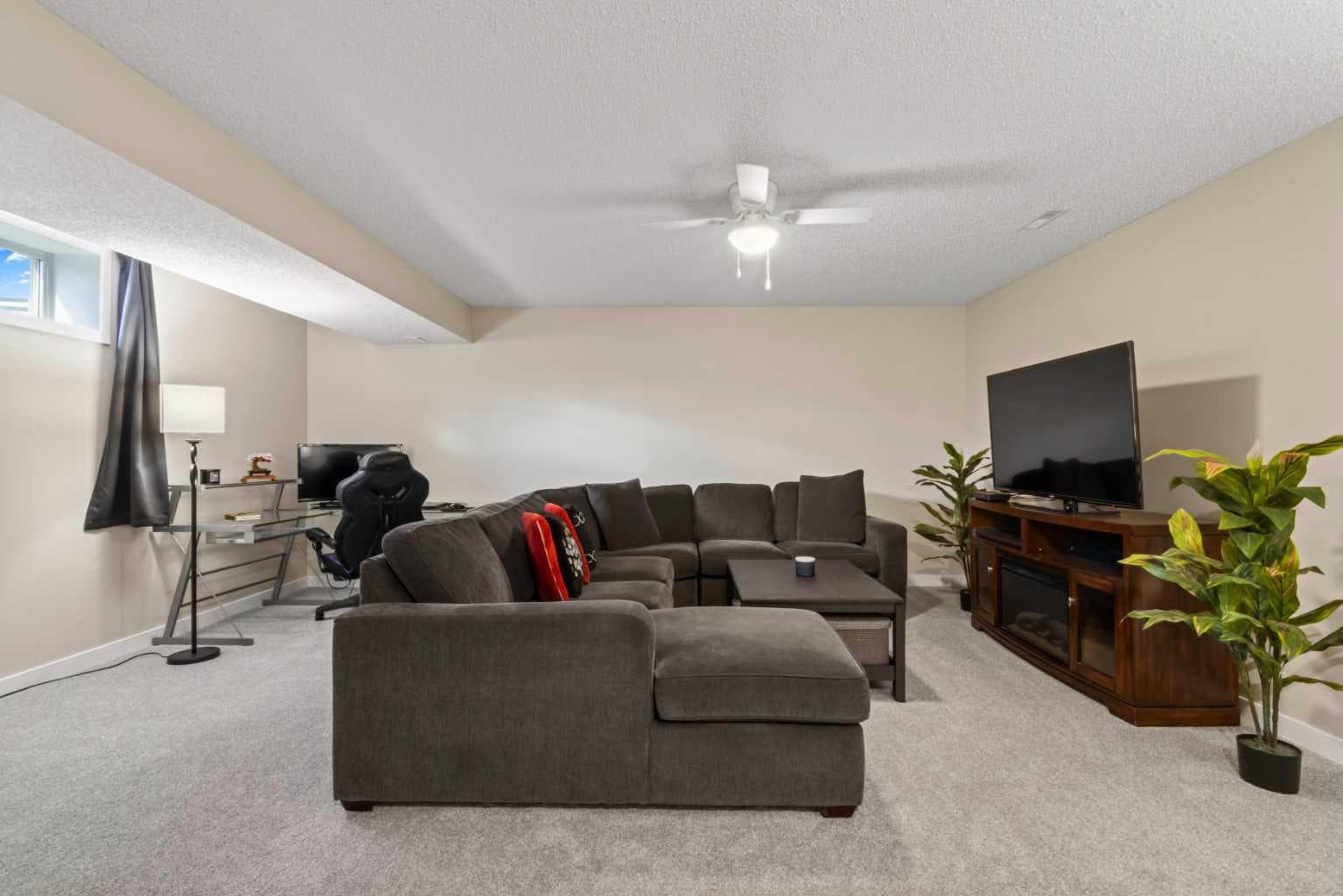 10 Taralea Bay NE