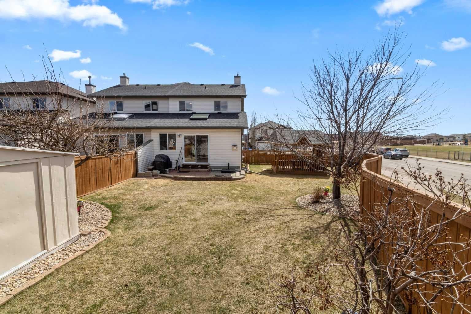 10 Taralea Bay NE