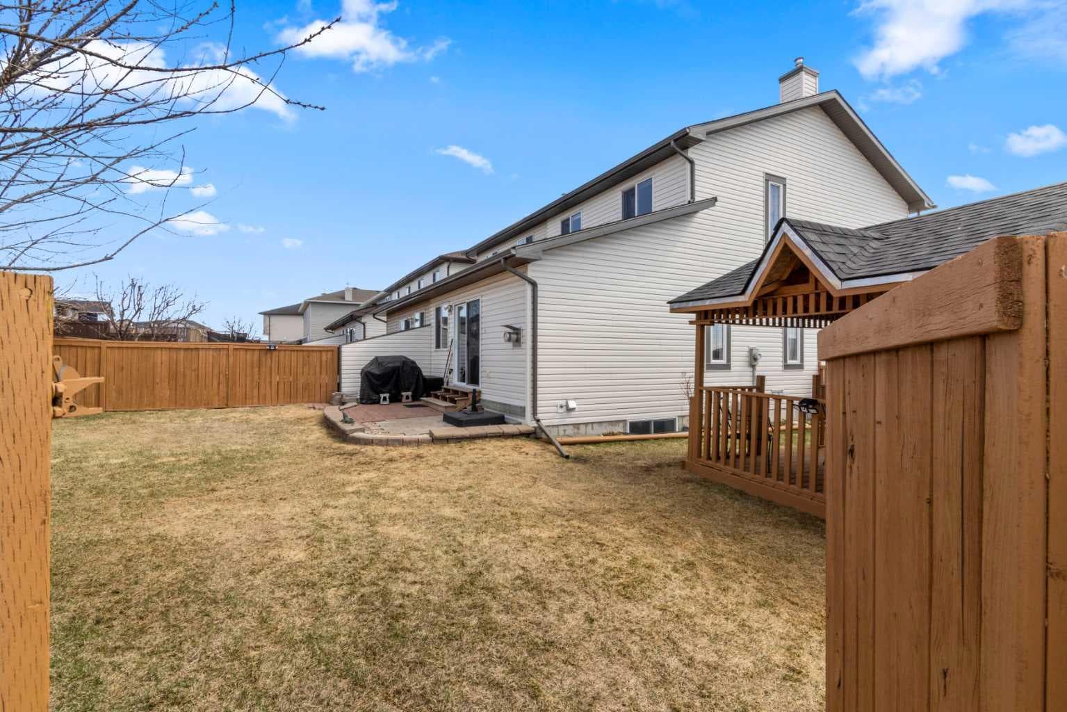 10 Taralea Bay NE