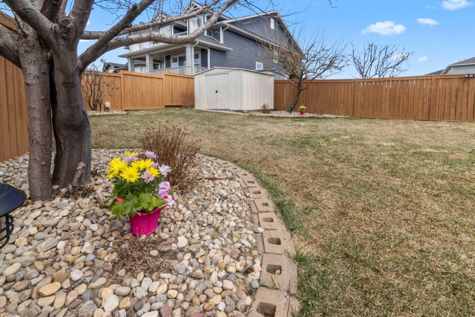10 Taralea Bay NE