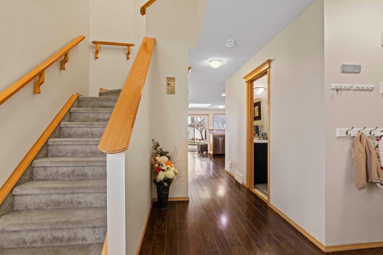 10 Taralea Bay NE