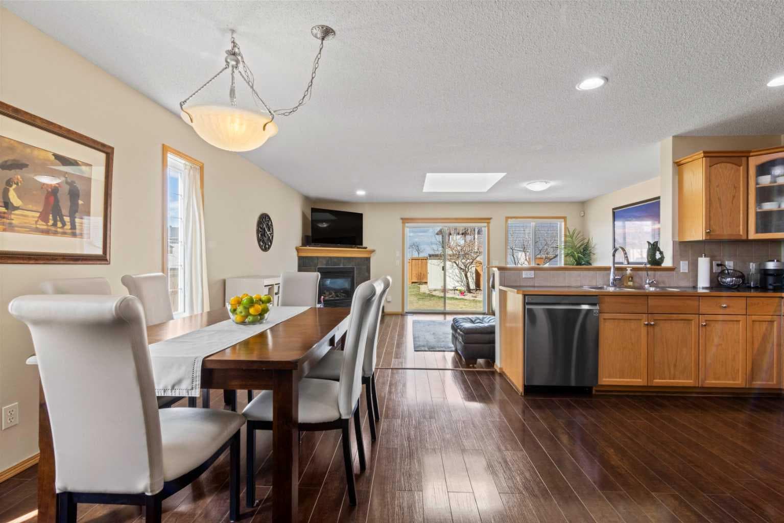 10 Taralea Bay NE