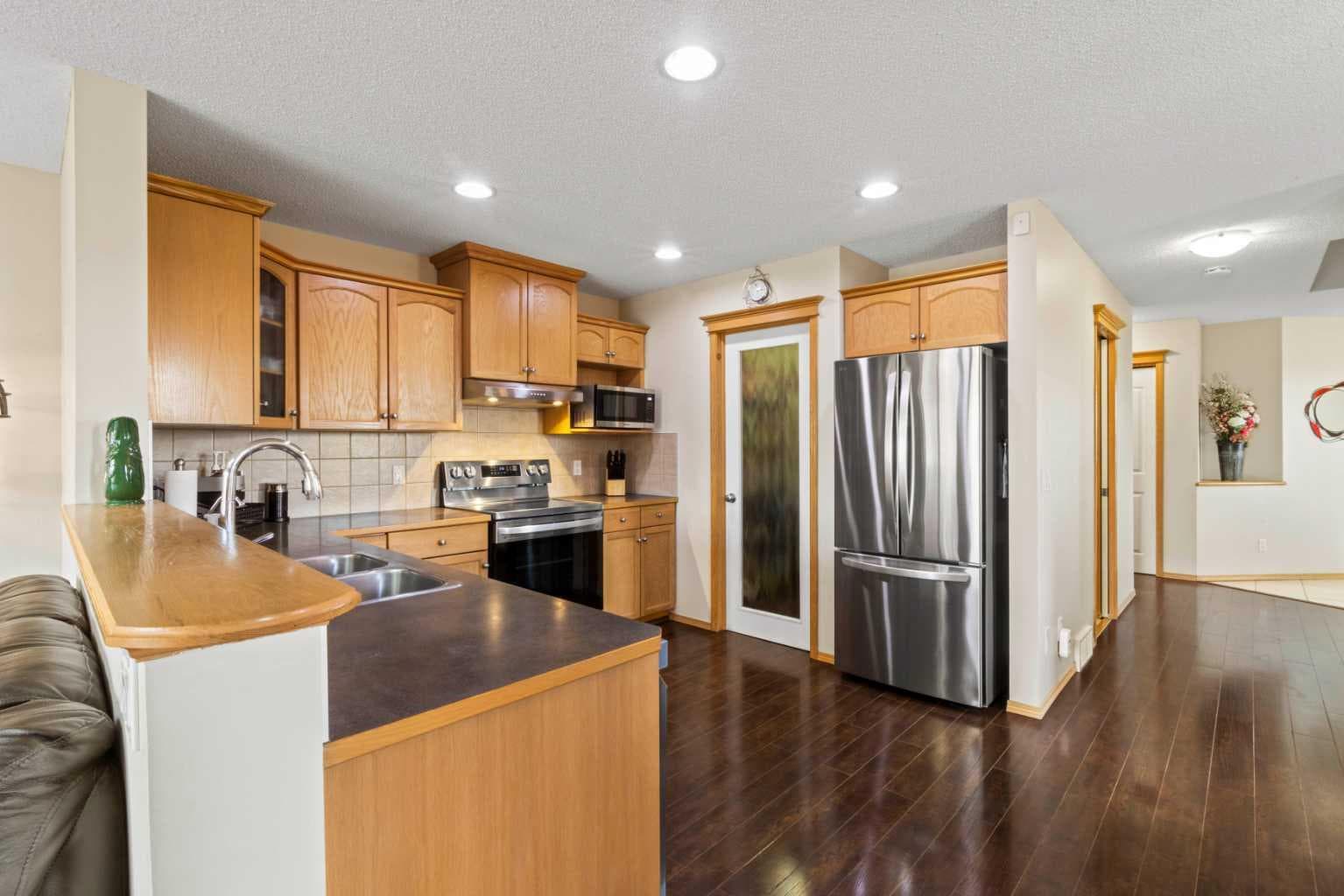 10 Taralea Bay NE