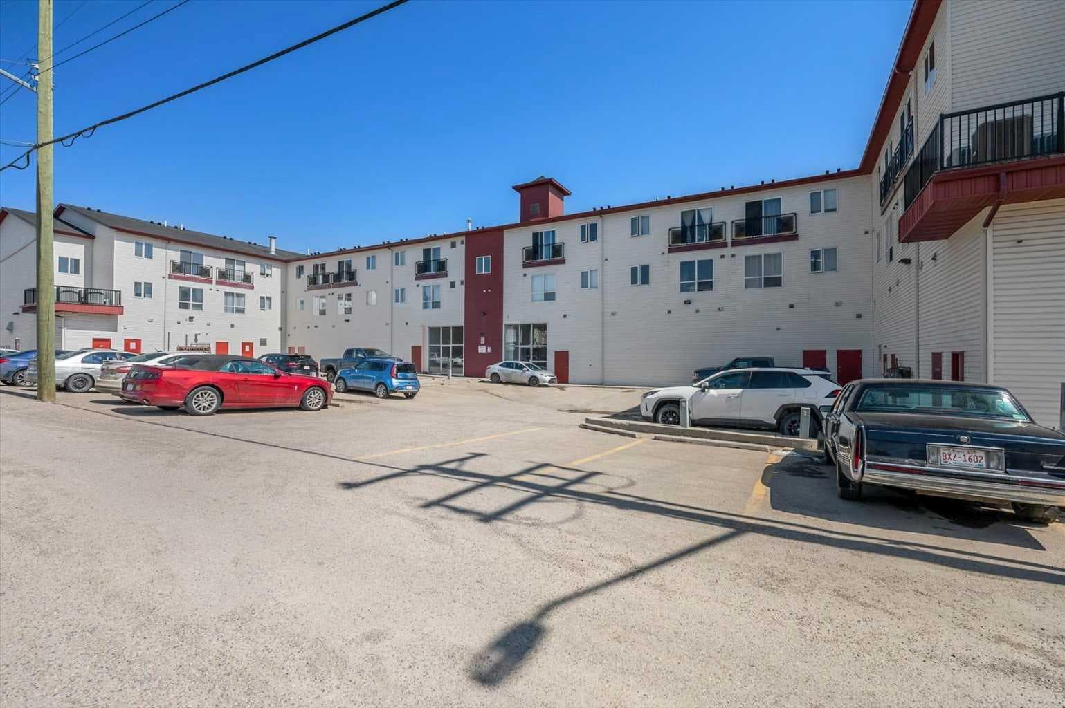 214, 1010 Railway Street 