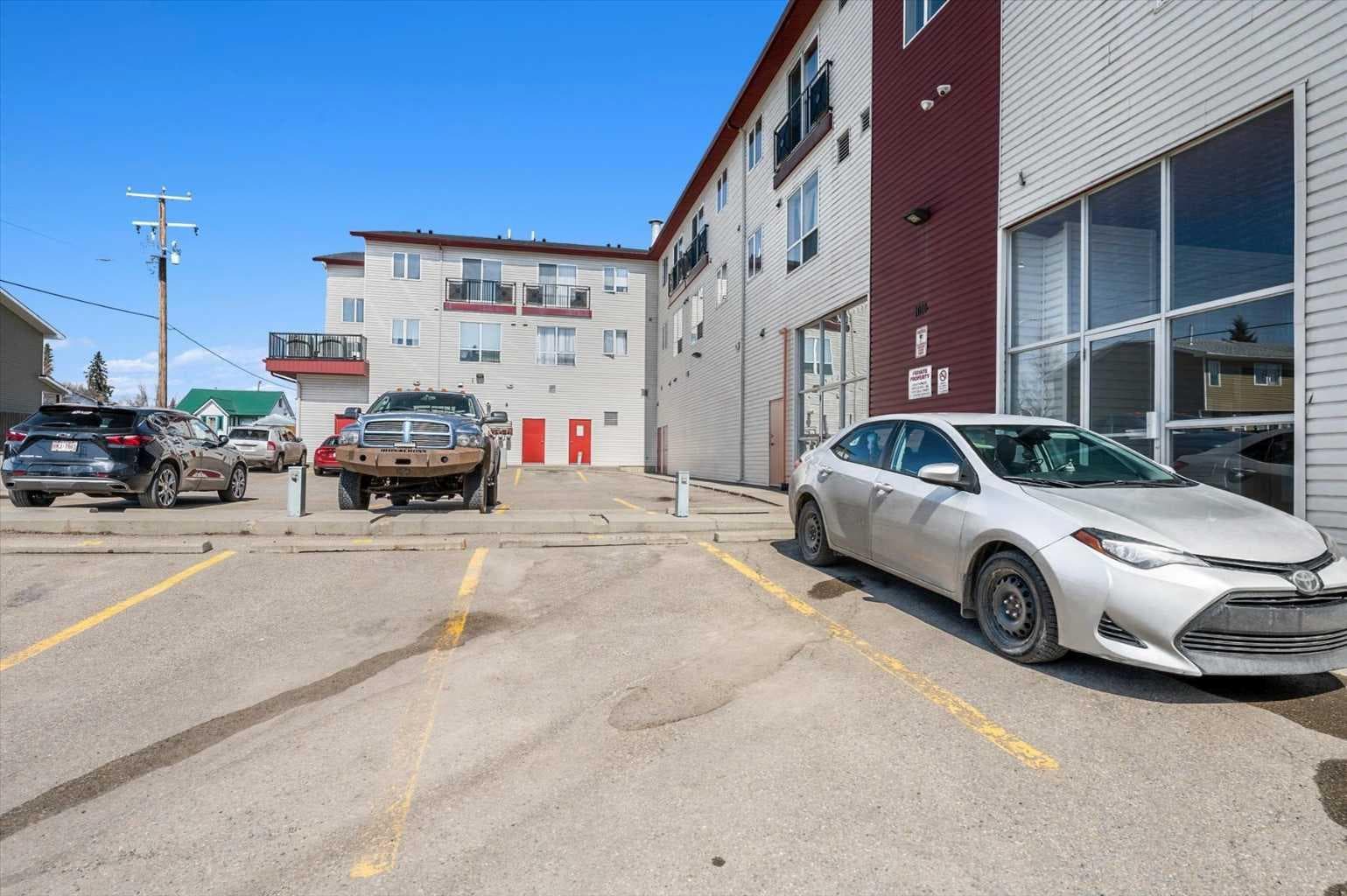 214, 1010 Railway Street 