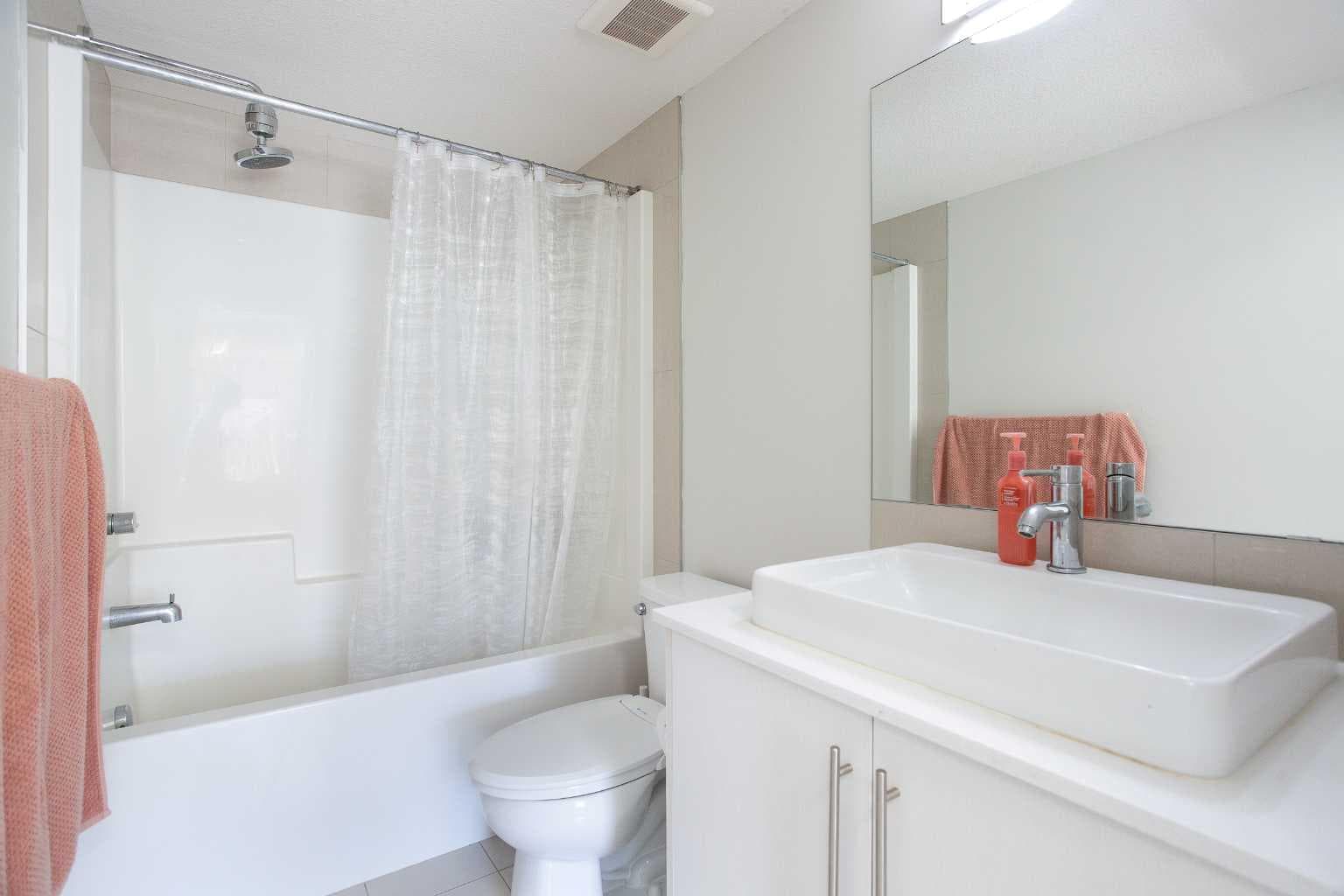 2406, 302 Skyview Ranch Drive NE