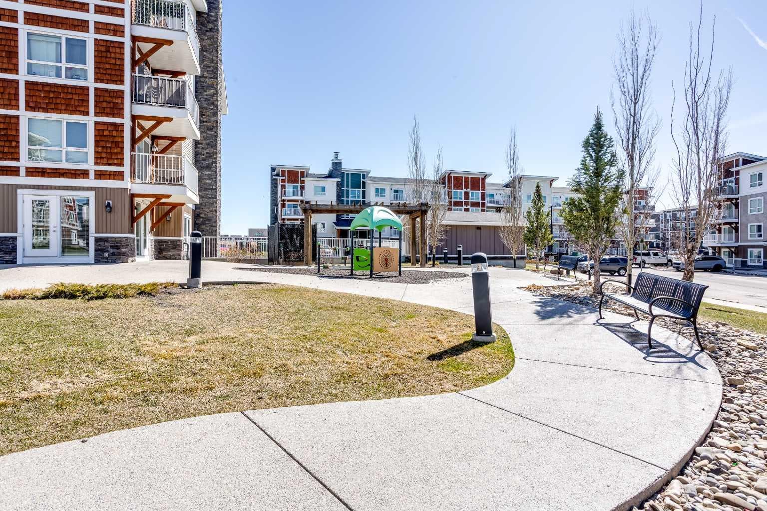 2406, 302 Skyview Ranch Drive NE