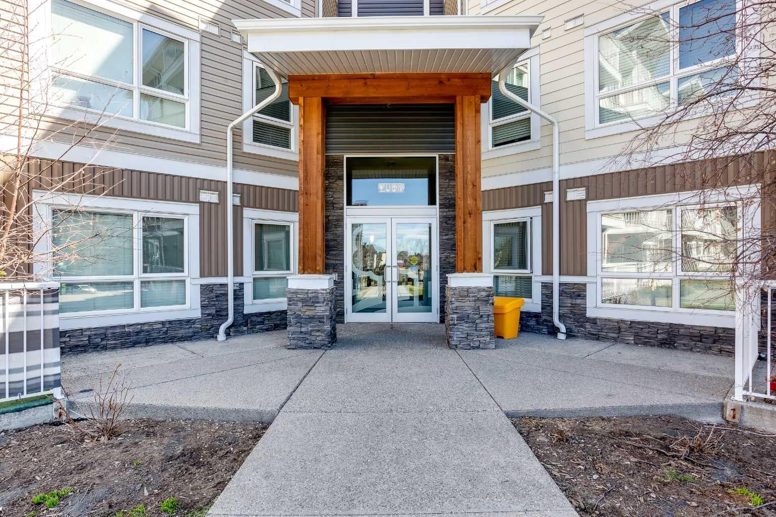 2406, 302 Skyview Ranch Drive NE