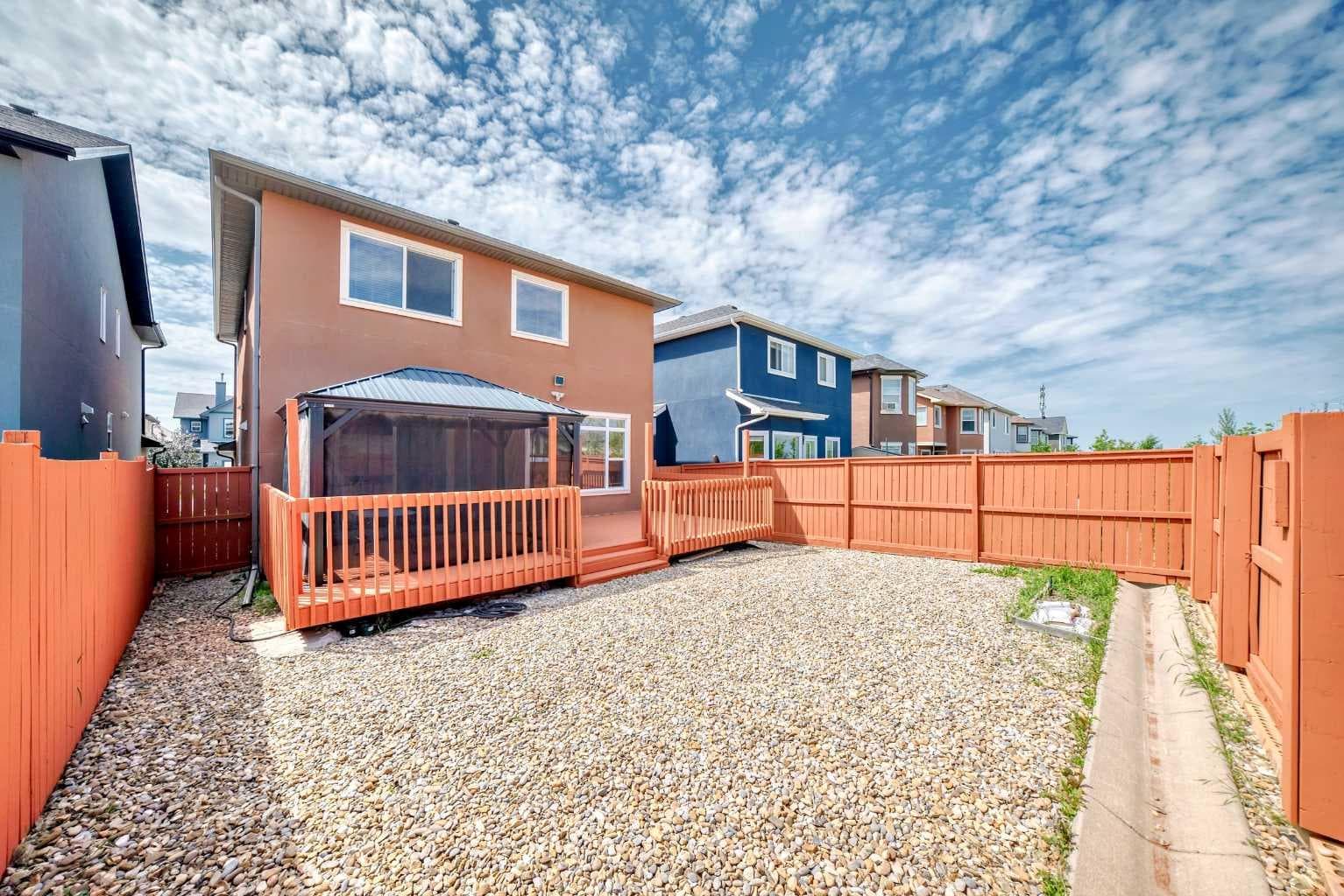 148 Saddlecrest Gardens NE