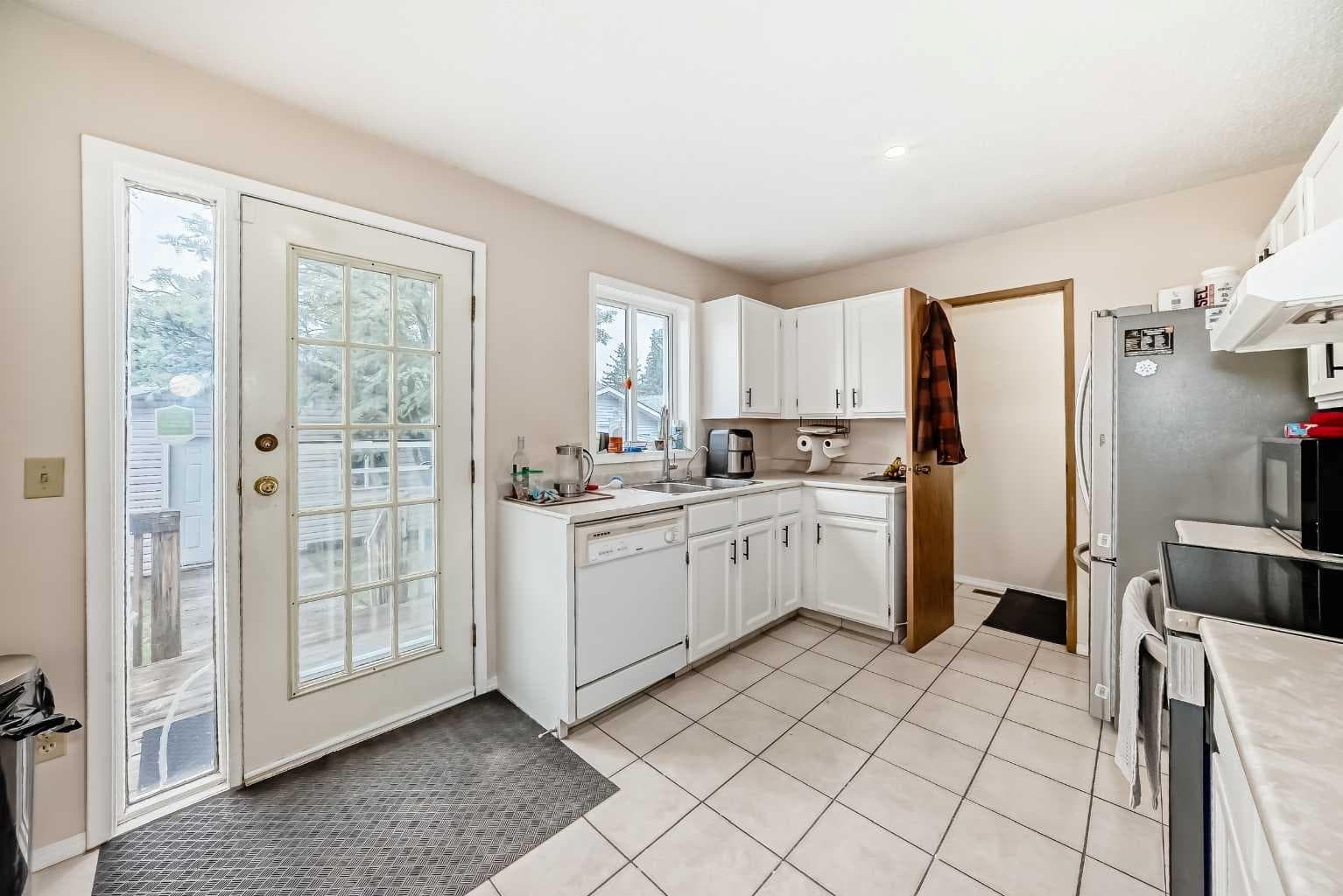 110 Edgeburn Crescent NW