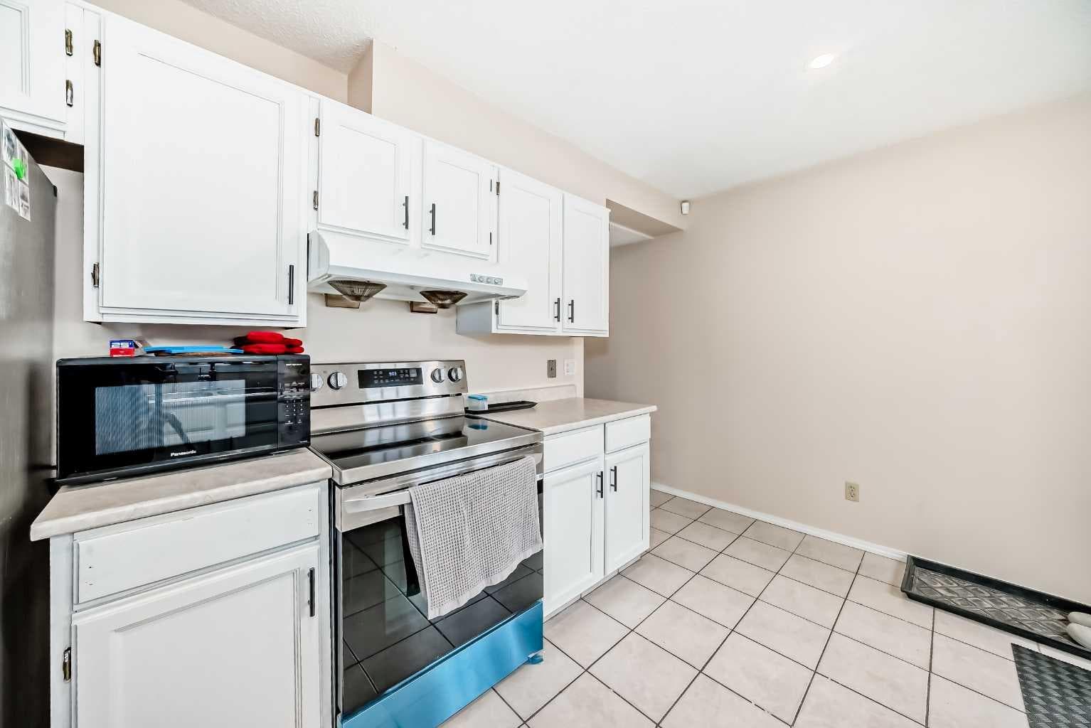 110 Edgeburn Crescent NW