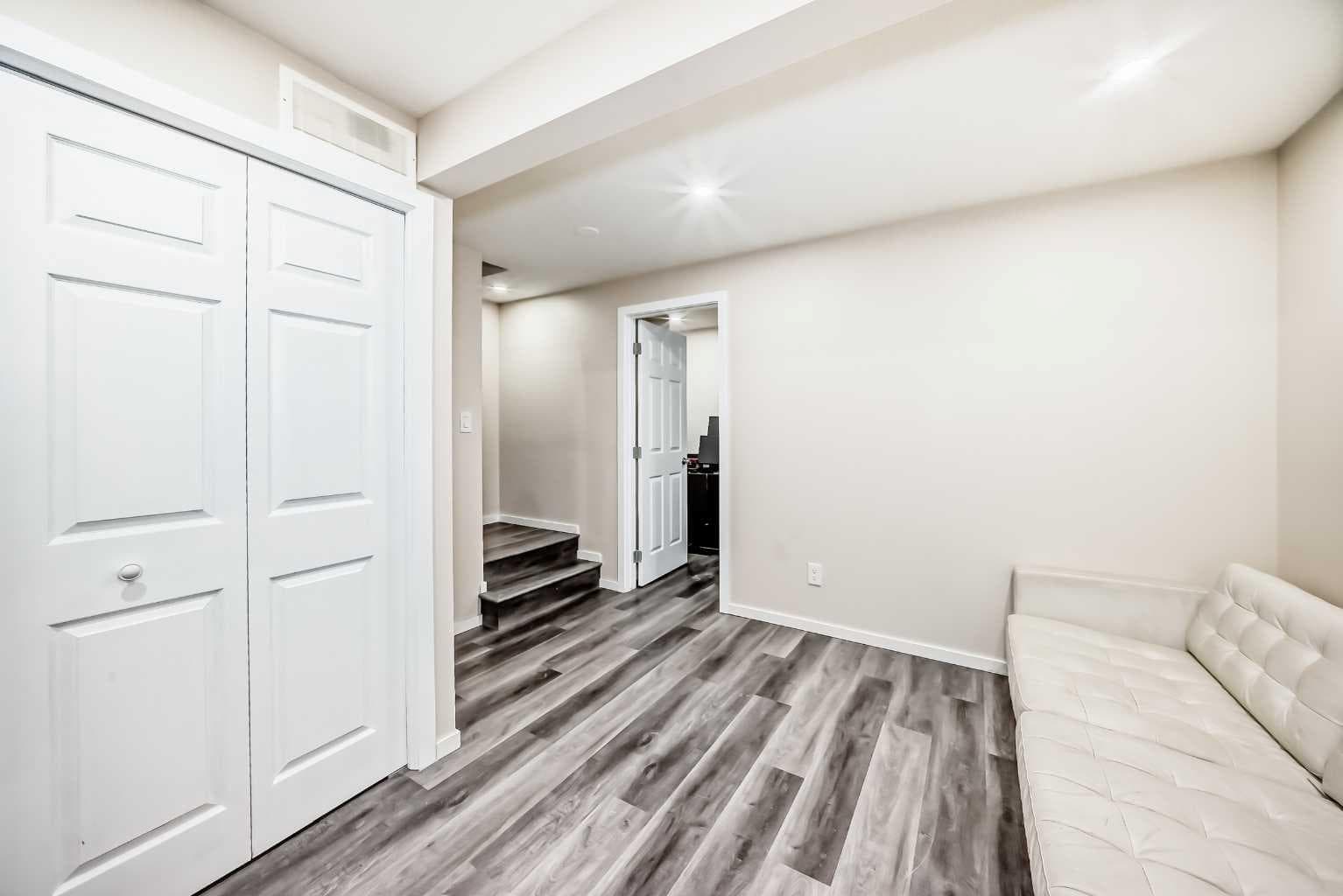 110 Edgeburn Crescent NW