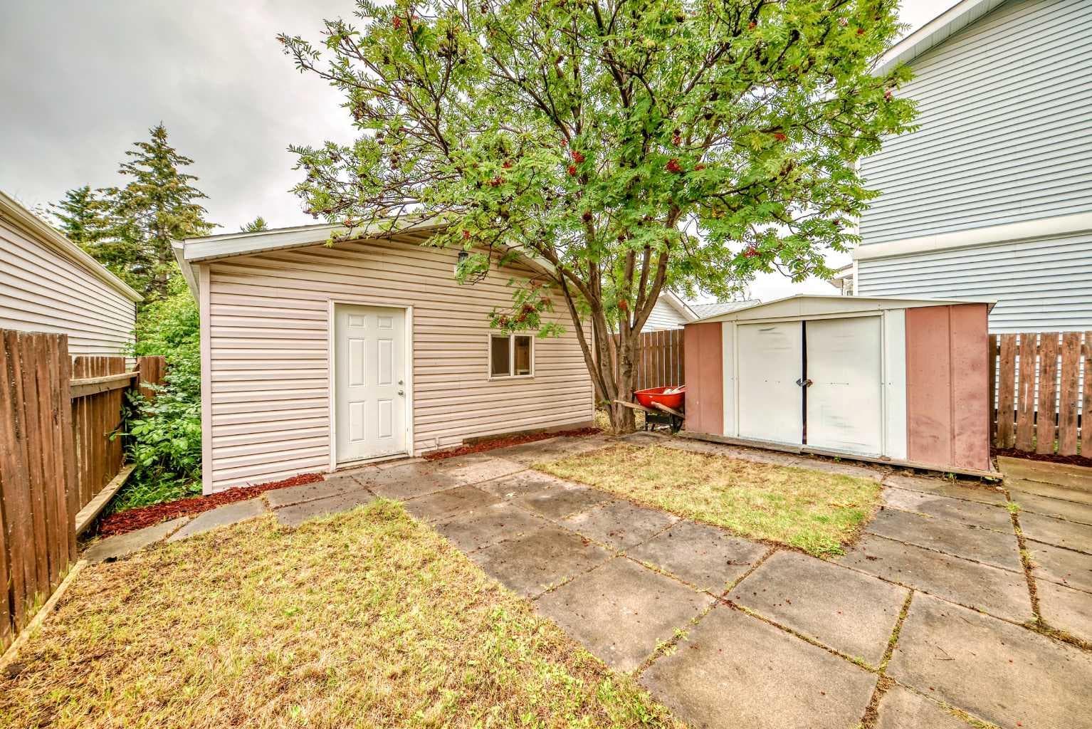 110 Edgeburn Crescent NW