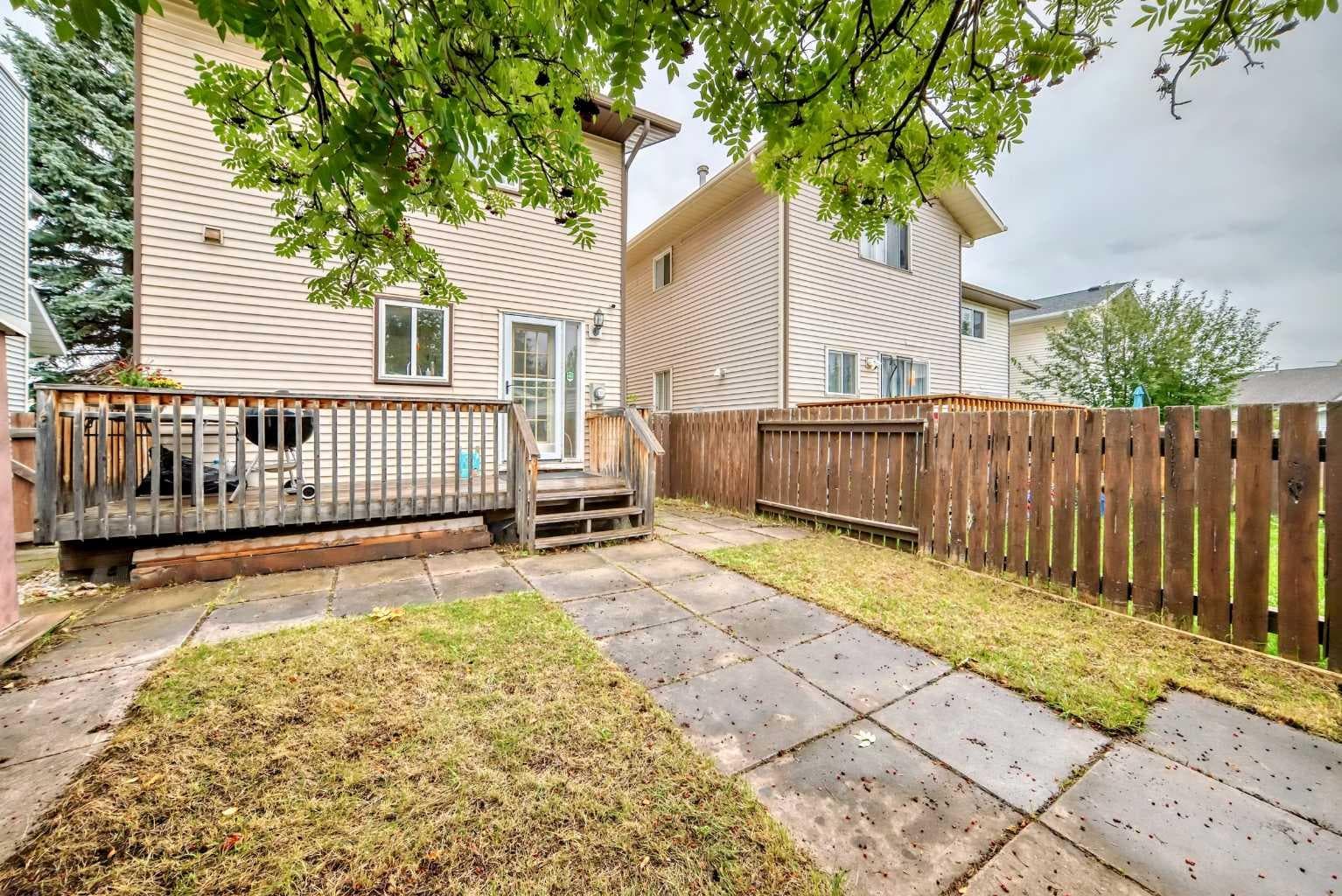 110 Edgeburn Crescent NW