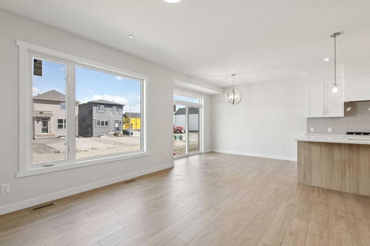 322 Hotchkiss Common SE