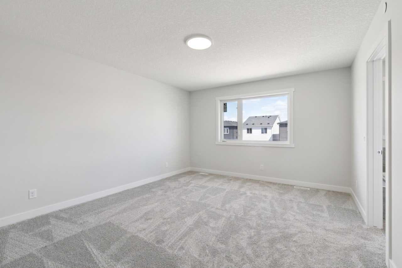 322 Hotchkiss Common SE