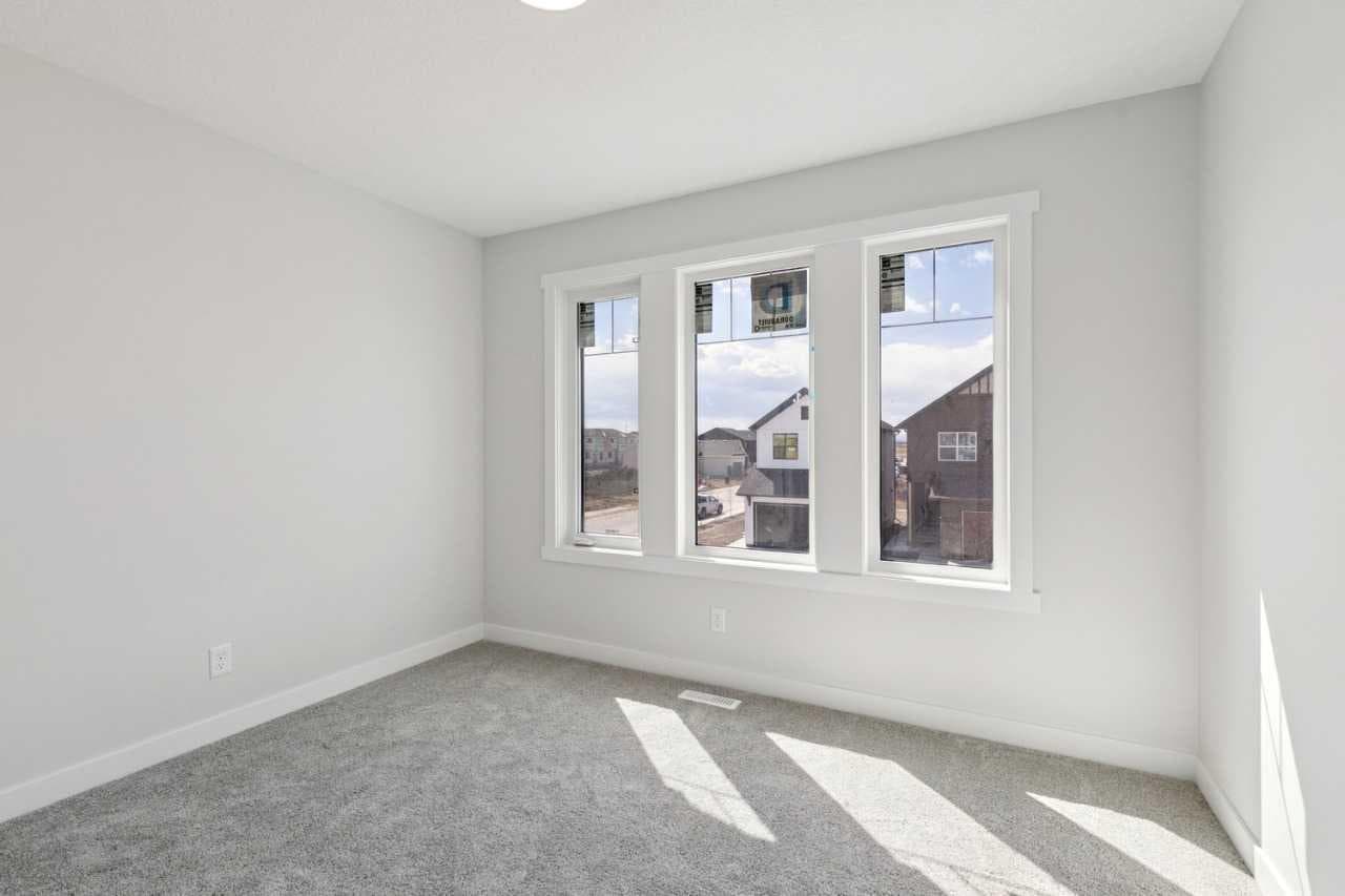 322 Hotchkiss Common SE
