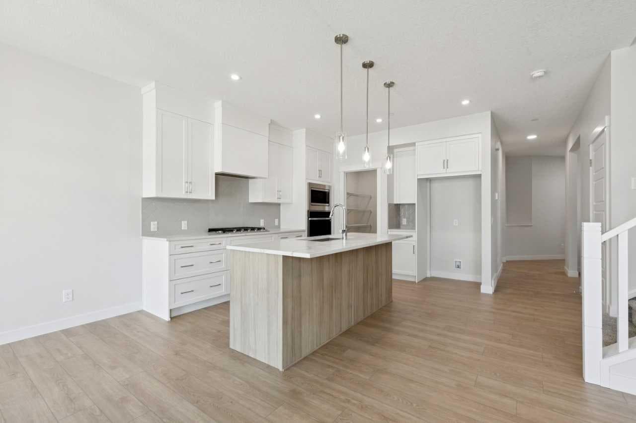 322 Hotchkiss Common SE