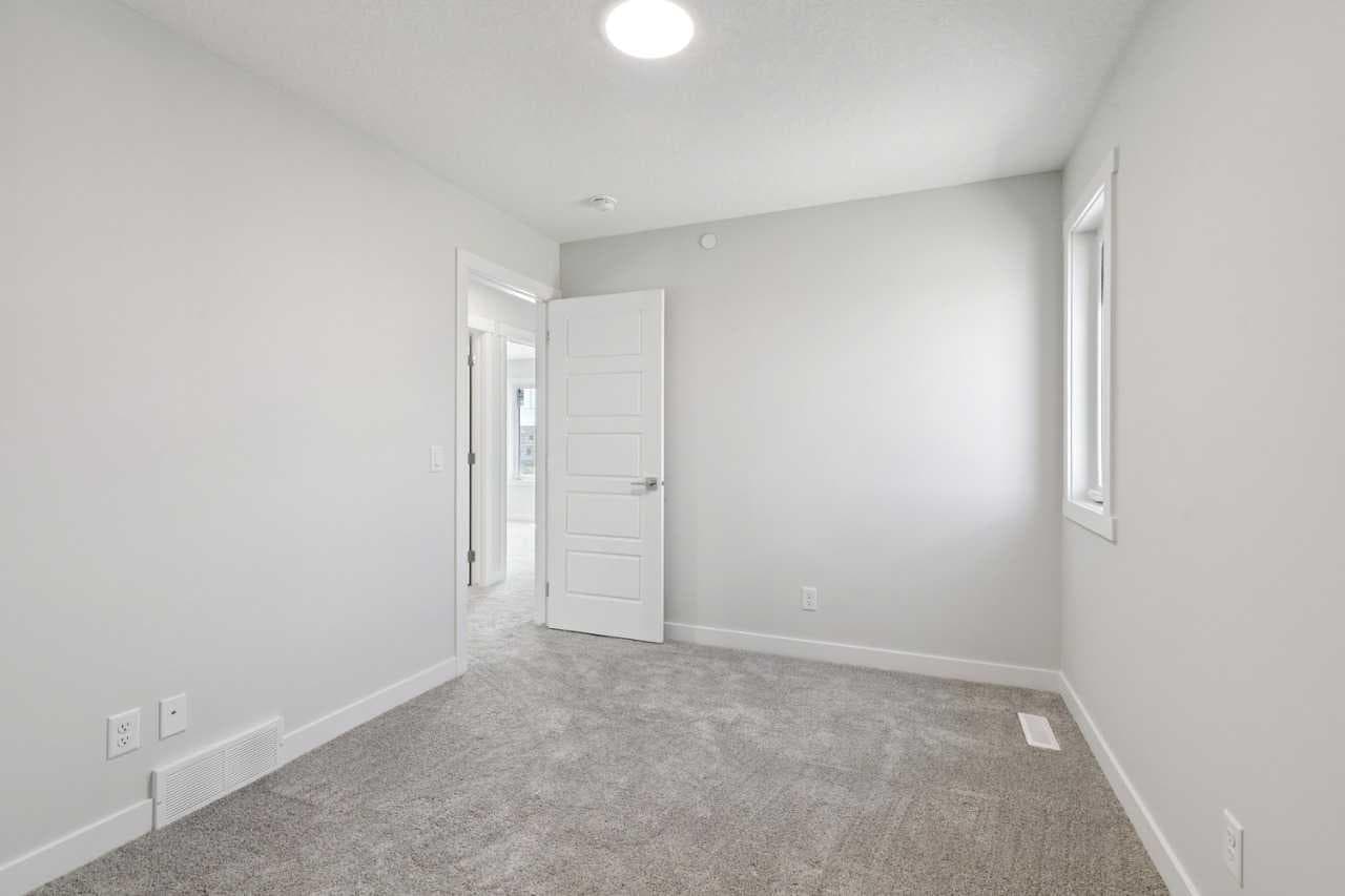 322 Hotchkiss Common SE