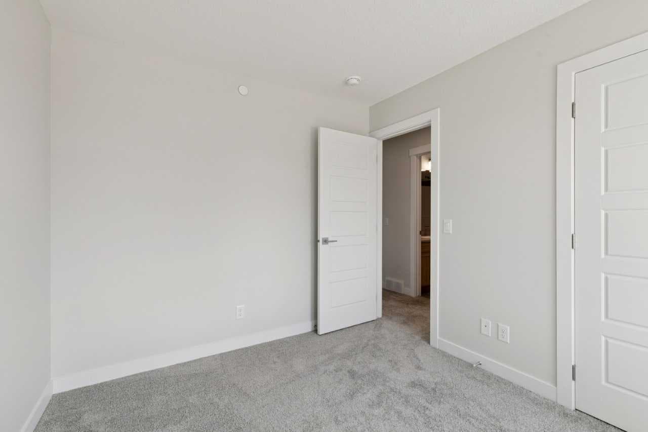 322 Hotchkiss Common SE