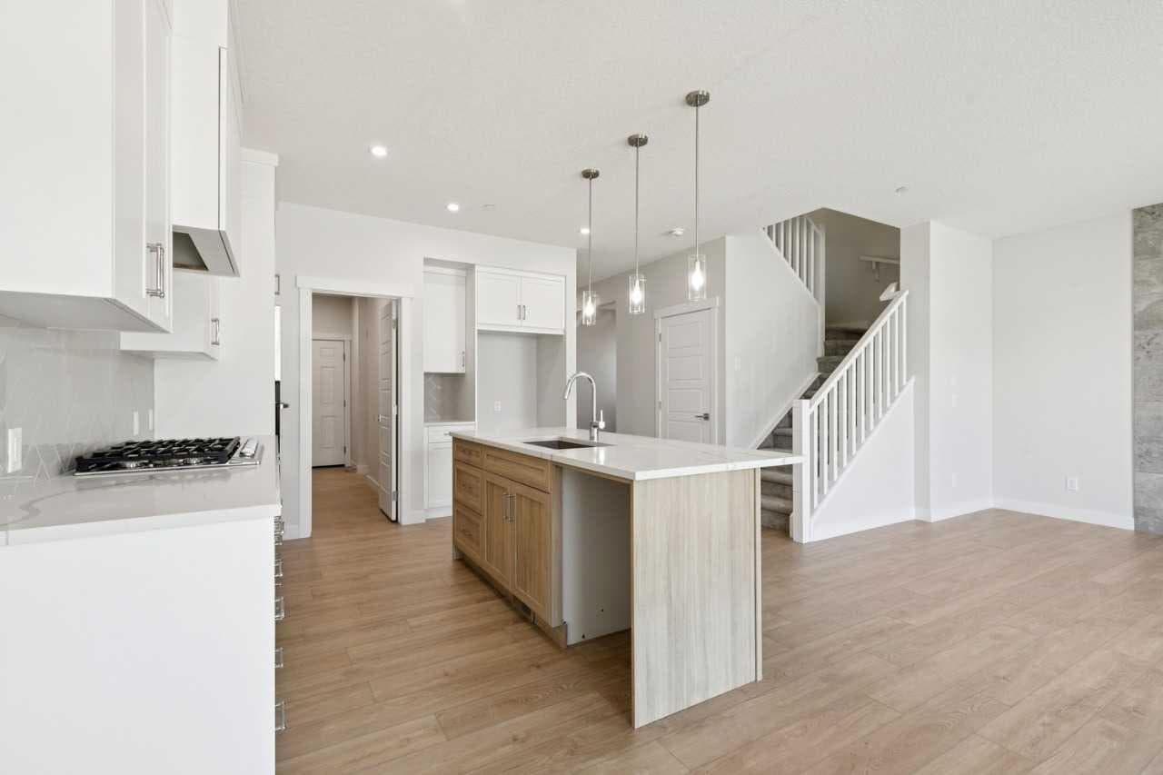 322 Hotchkiss Common SE
