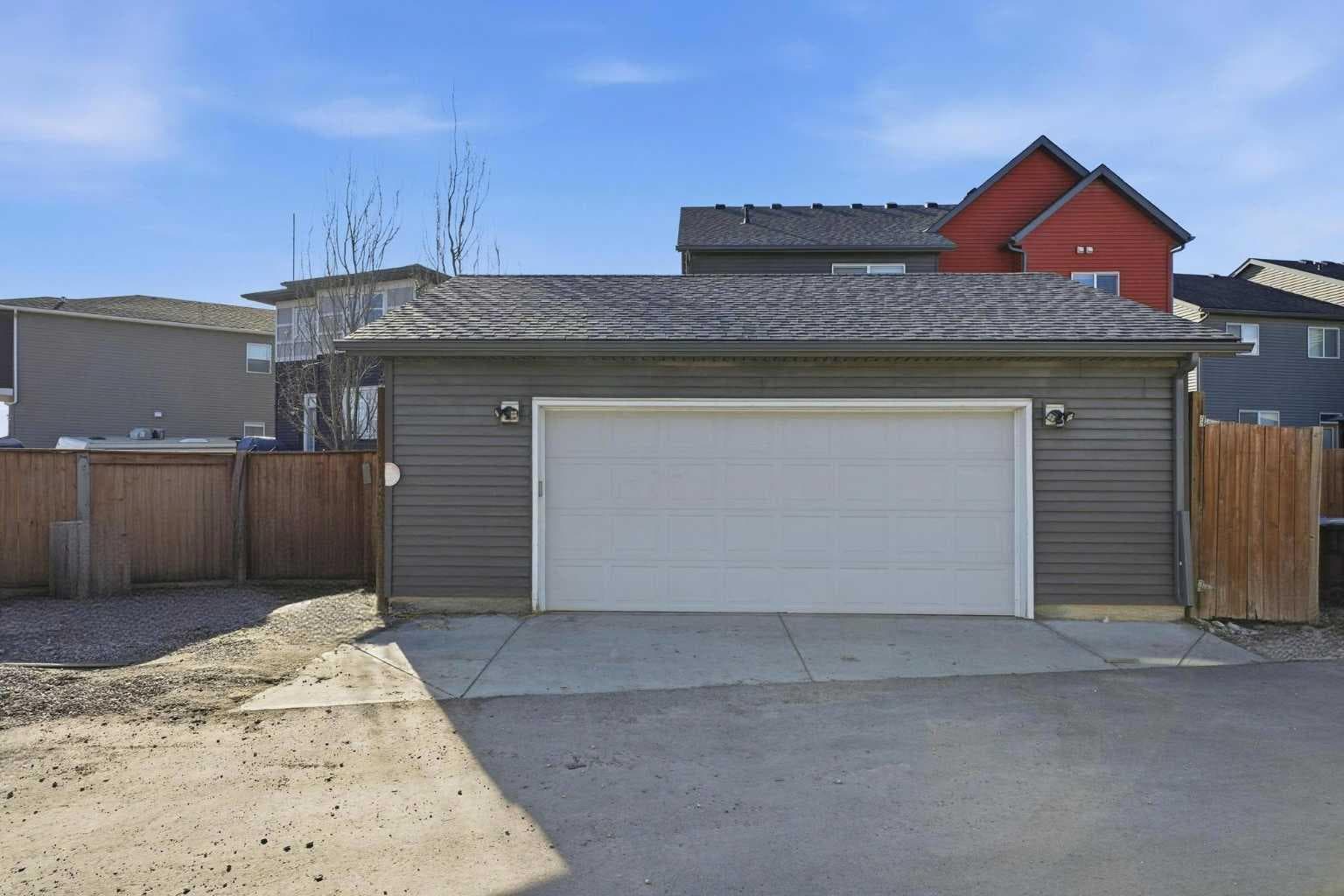 183 Savanna Parade NE