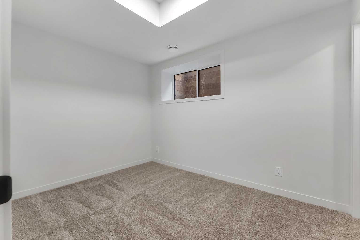 83 Arbour Lake Court NW