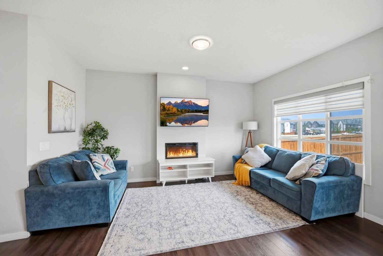 186 Carringvue Park NW