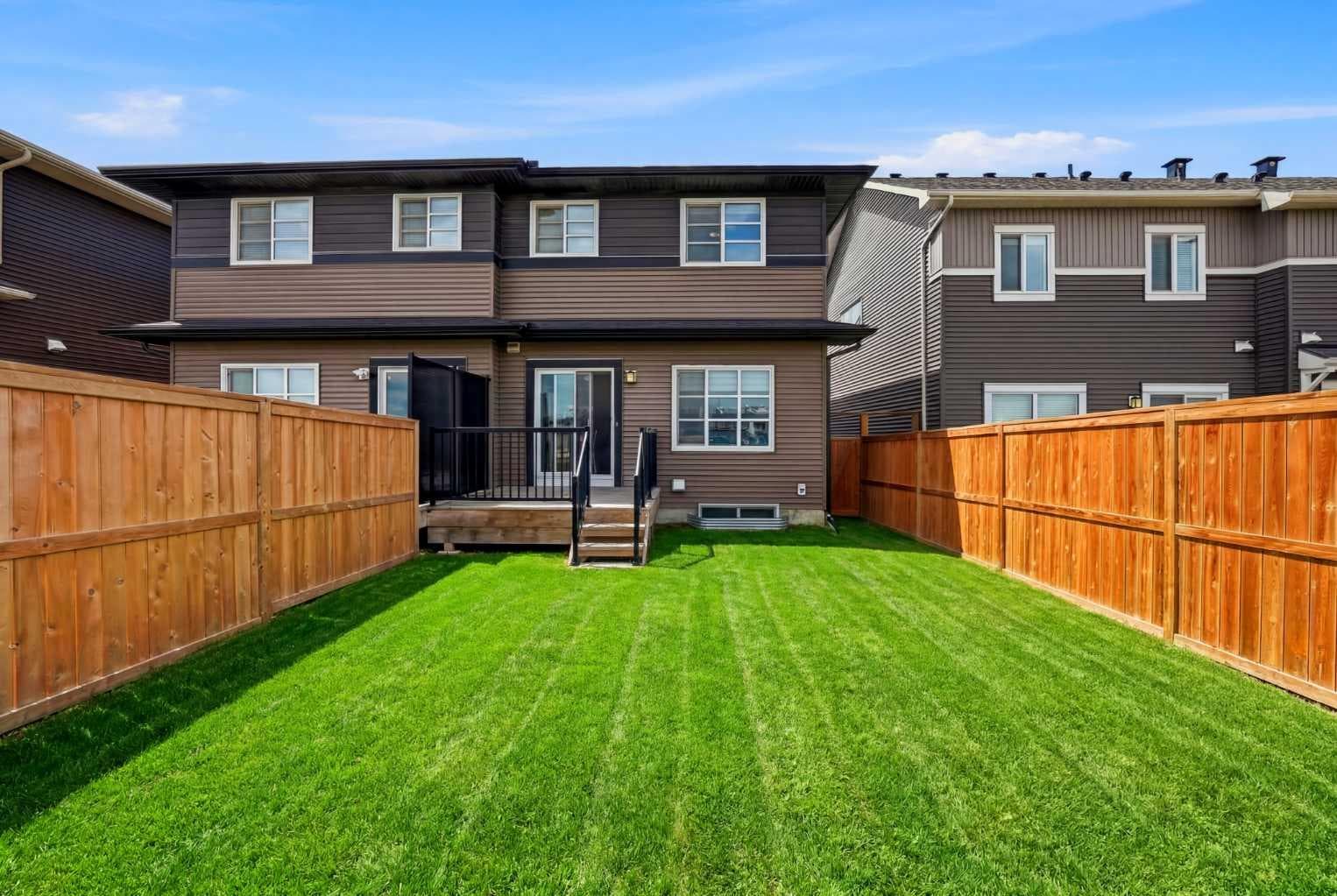 186 Carringvue Park NW