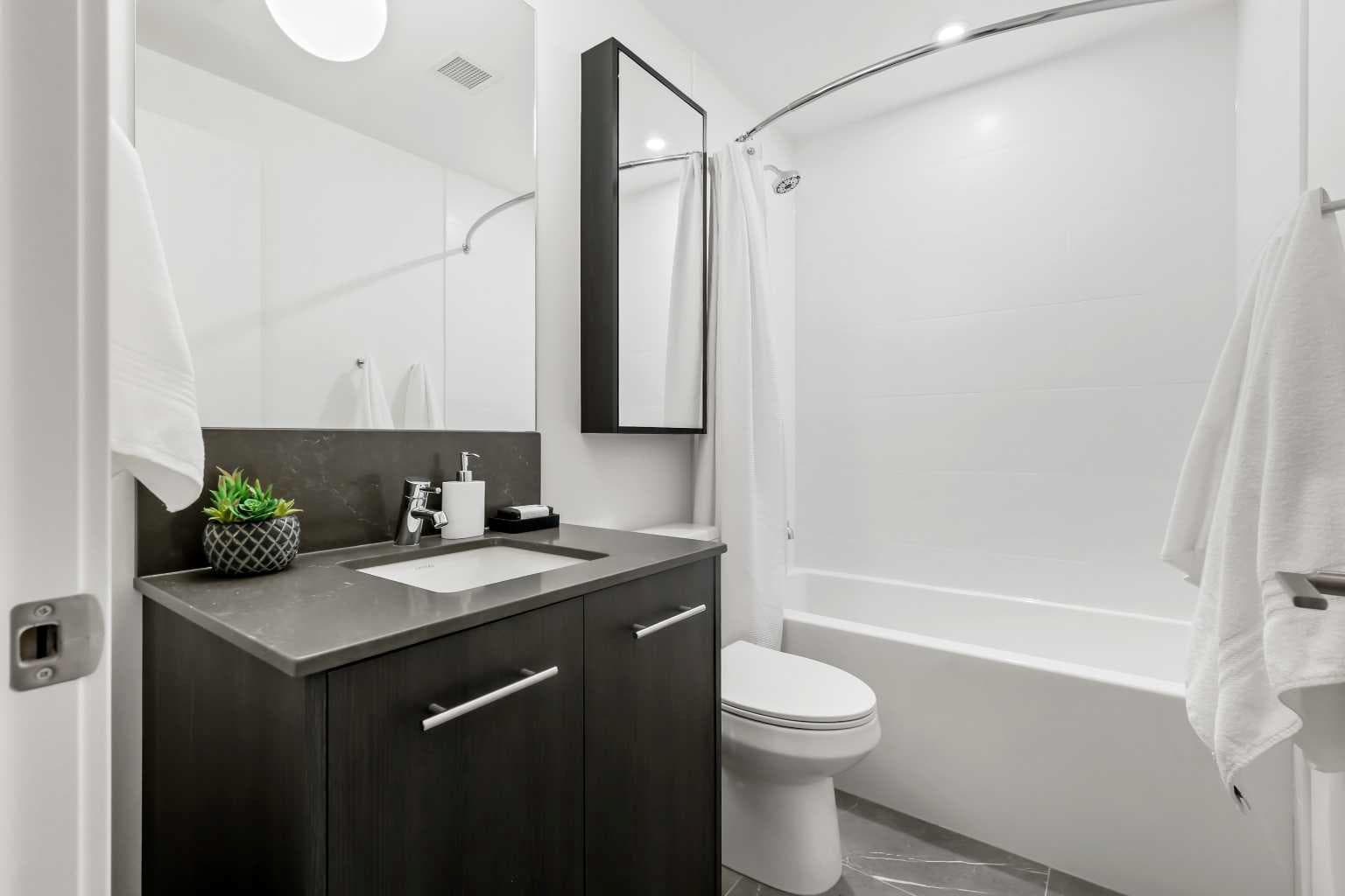 Package #2, 730 2 Avenue SW
