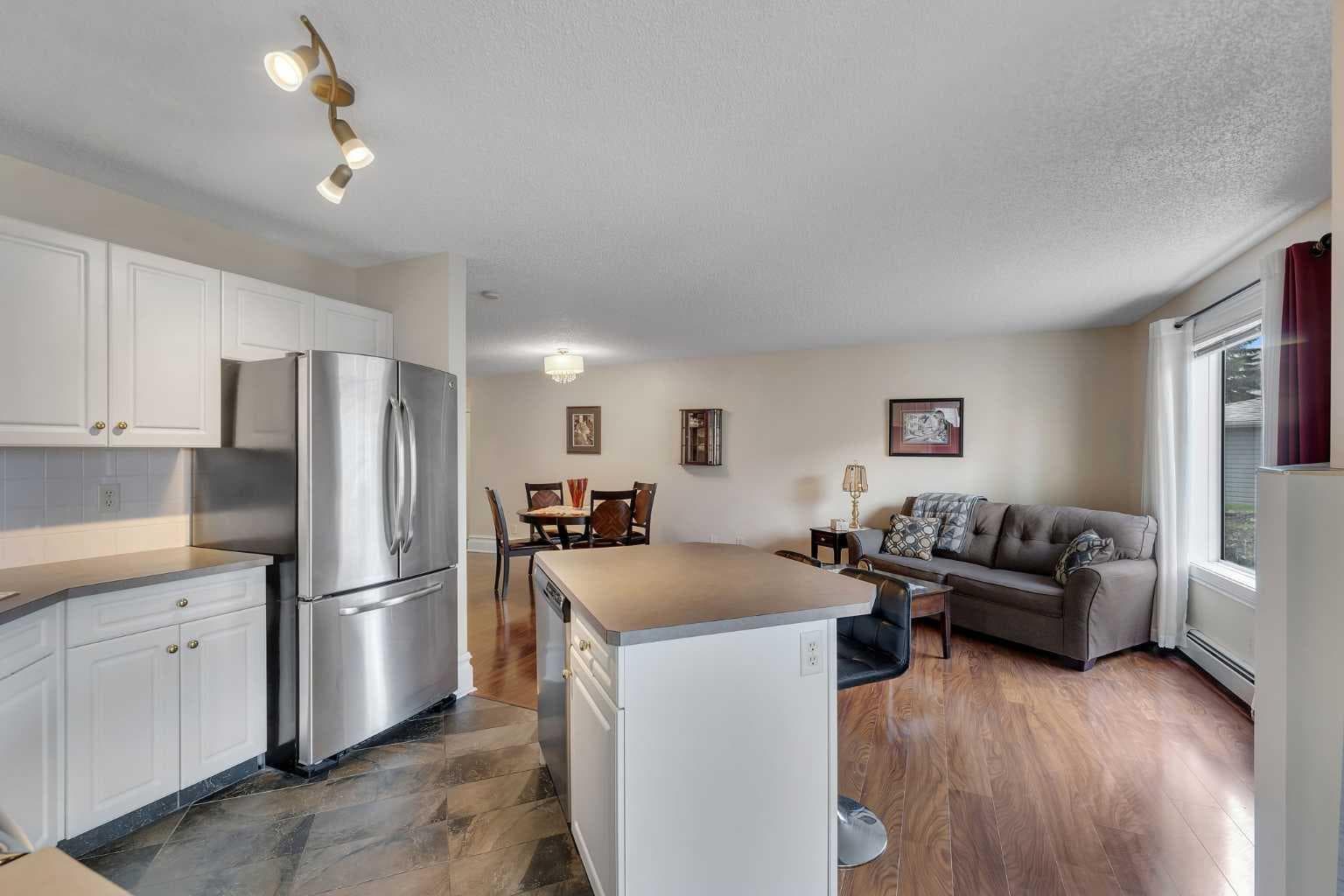 106, 7106 Valleyview Park SE