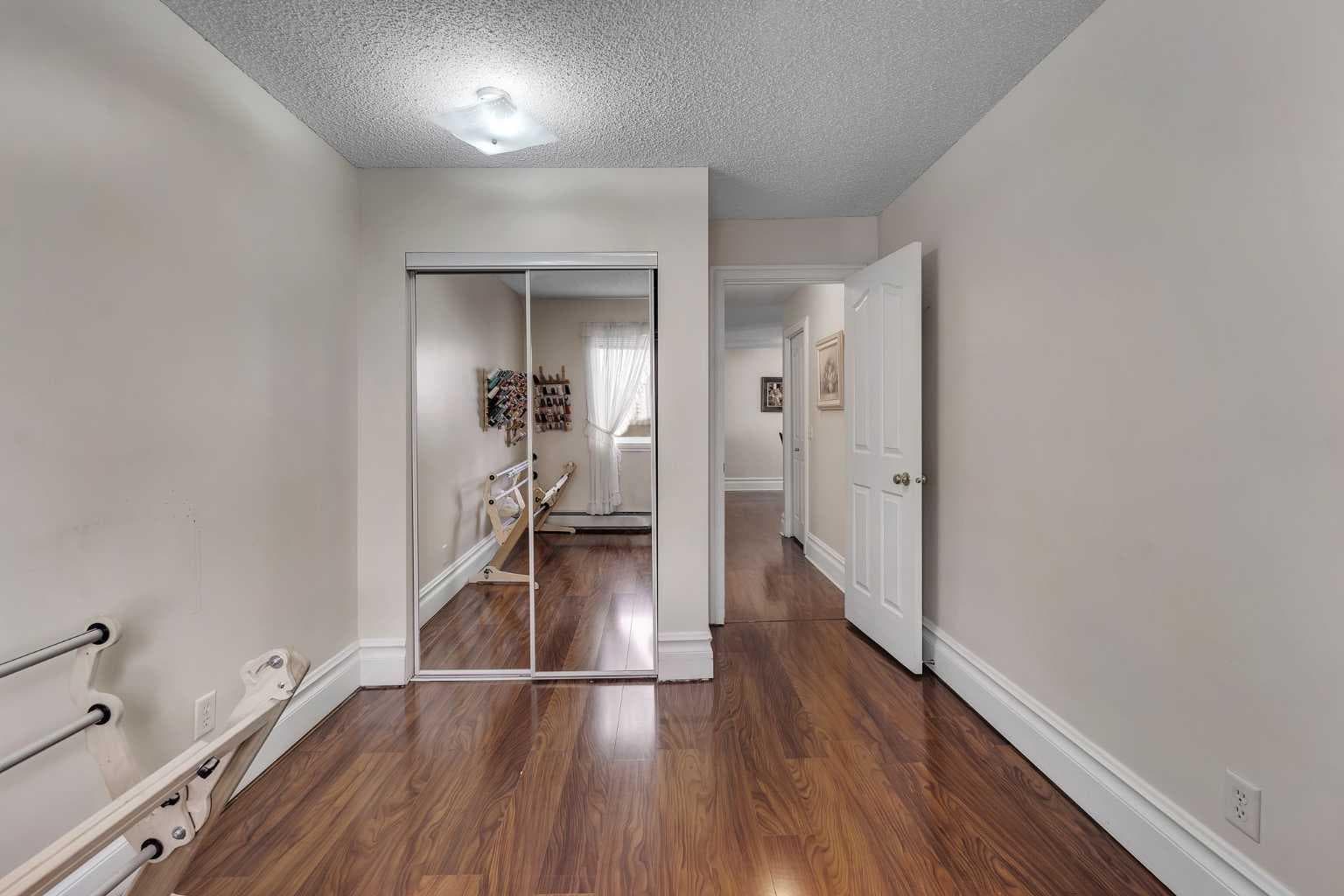 106, 7106 Valleyview Park SE