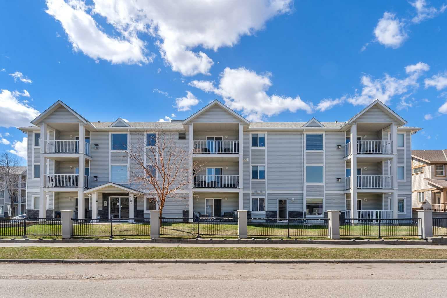 106, 7106 Valleyview Park SE