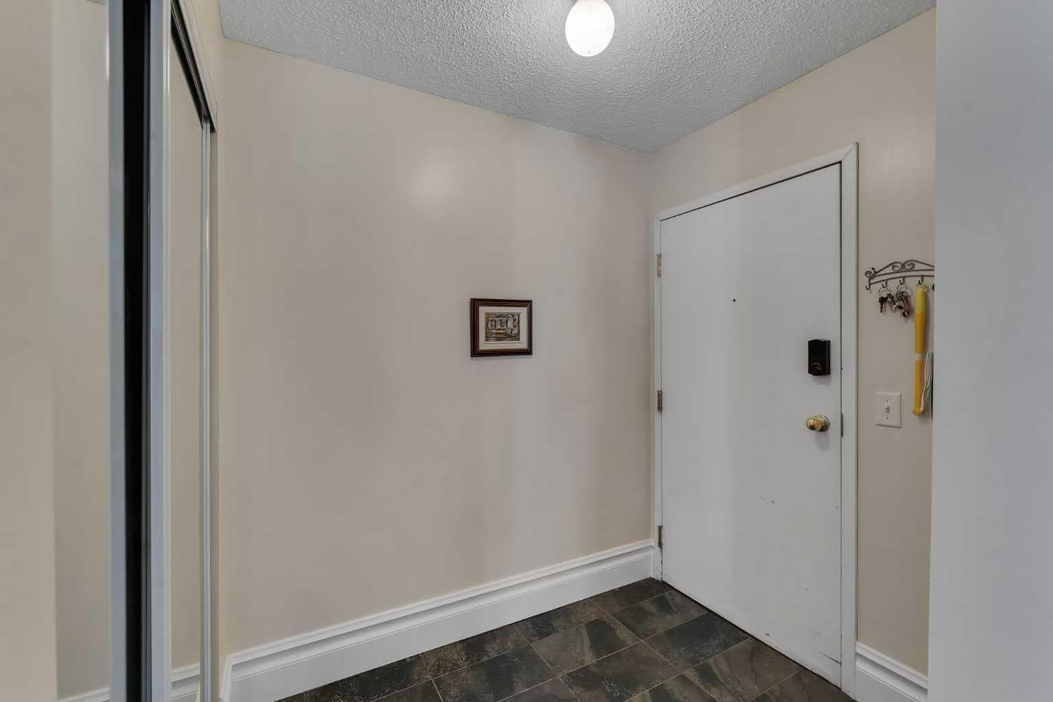 106, 7106 Valleyview Park SE