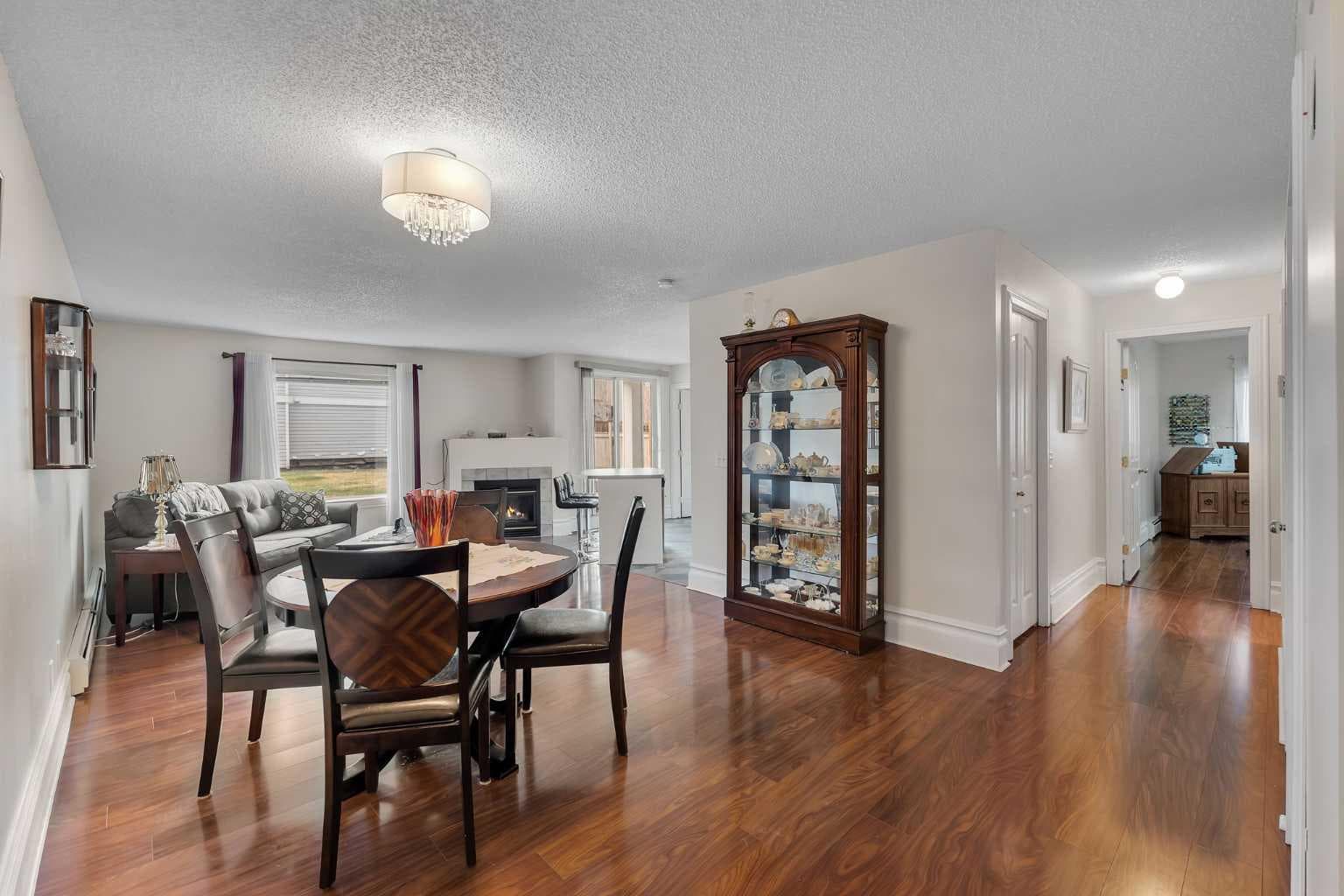106, 7106 Valleyview Park SE