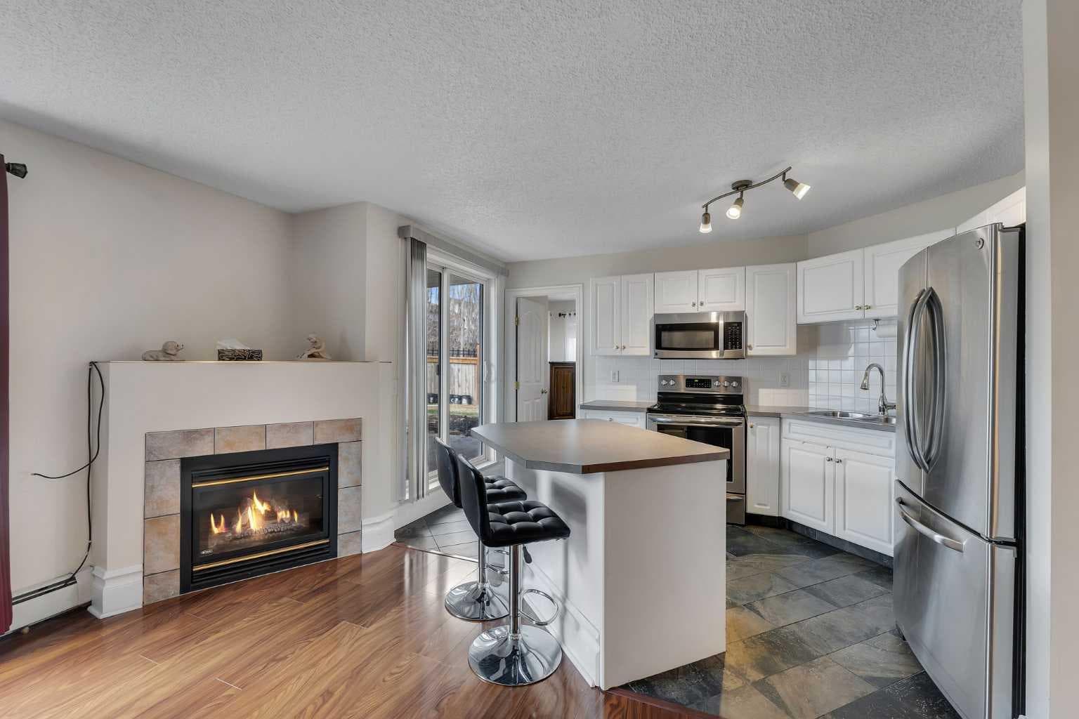 106, 7106 Valleyview Park SE