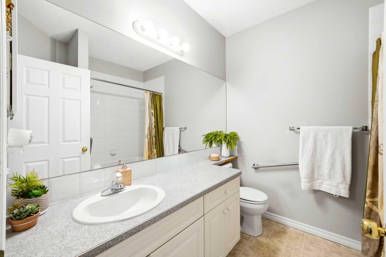 207, 60 Promenade Way SE