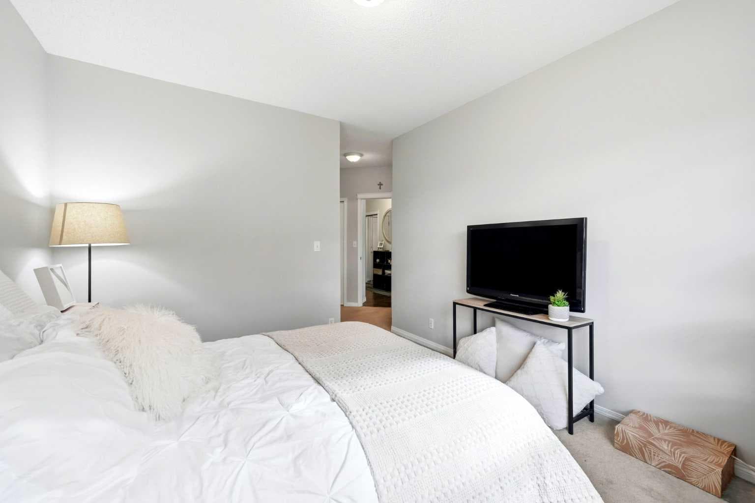 207, 60 Promenade Way SE