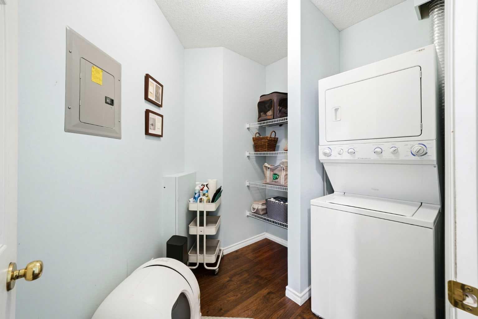 207, 60 Promenade Way SE