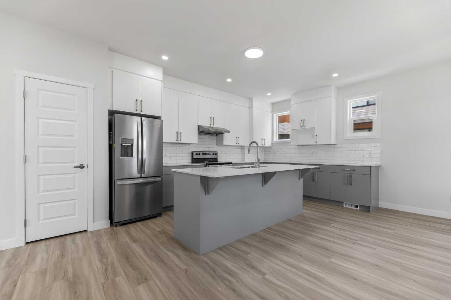 803, 90 Corner Meadows Manor NE
