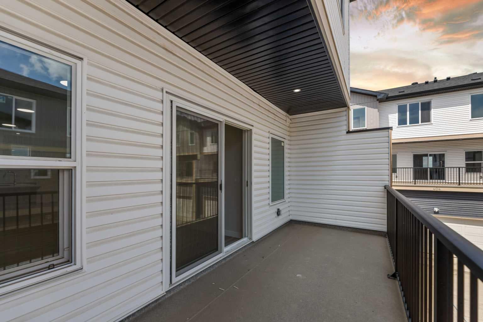 803, 90 Corner Meadows Manor NE